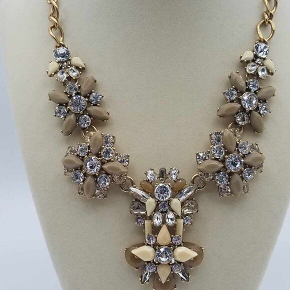 J Crew Champaign and Clear Rhinestone Crystal Necklace with Neutral Stones - Picture 10 of 10